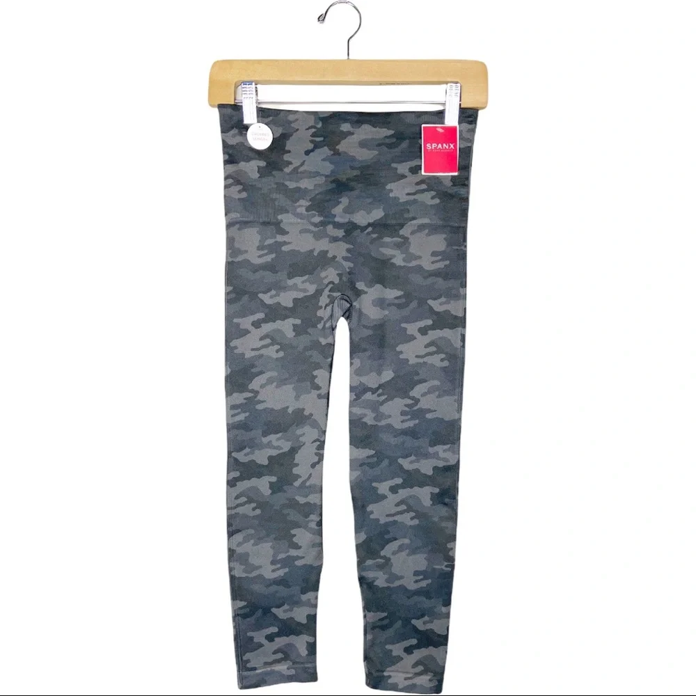 Spanx Cropped Look At Me Now Seamless Leggings in Sage Camo SZ Large - Picture 7 of 12